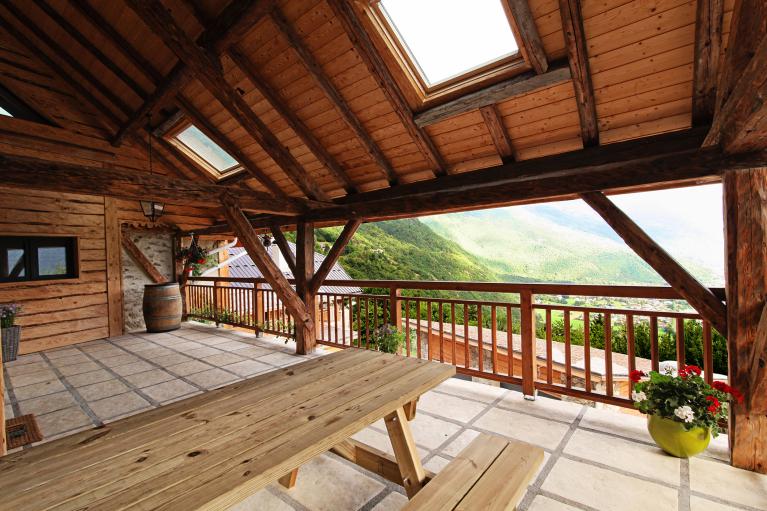 Terrasse gite Les Garzons