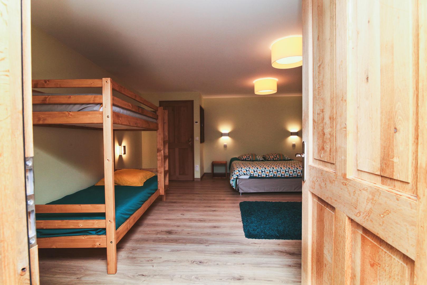 Chambre 1 avec 2 lits superposés